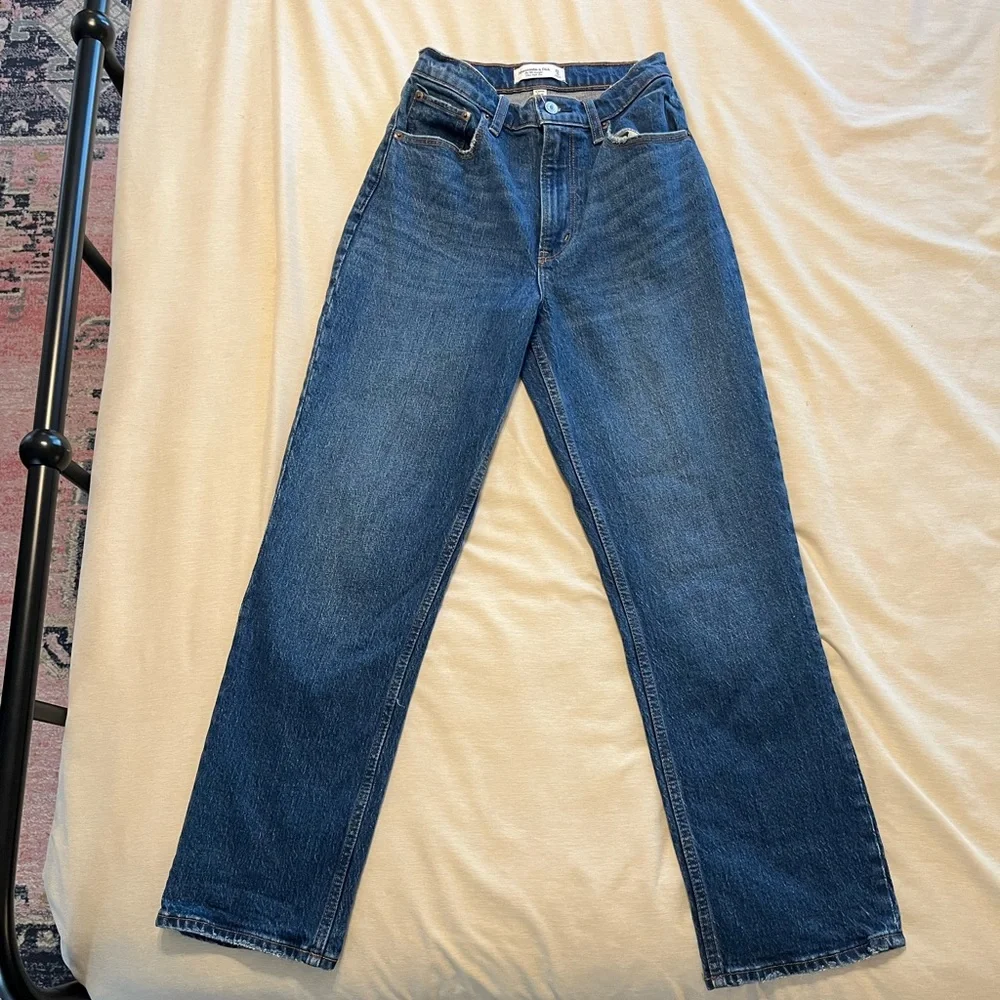 Abercrombie & Fitch High Rise Jeans - Dark Blue & Light Blue - Picture 4 of 10